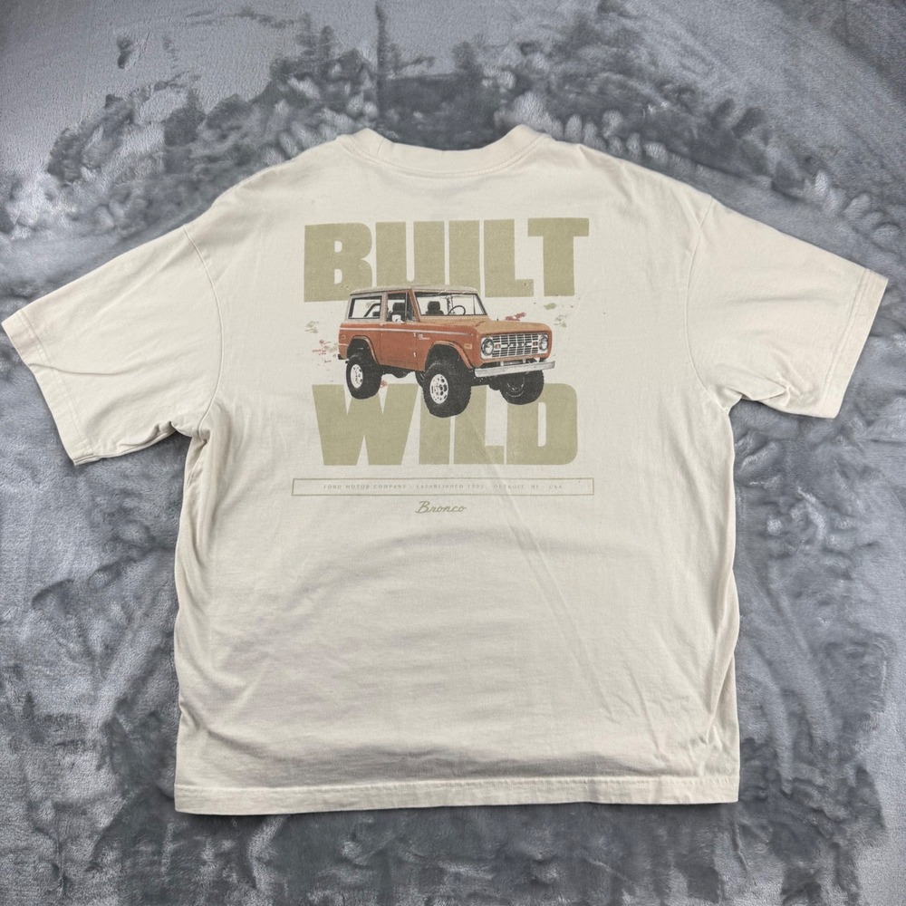American Eagle Ford Bronco Built Wild Graphic T-Shirt Mens Medium Boxy Fit Cream